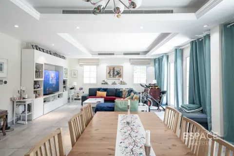 Villa en Jumeirah Village Triangle, Dubai, 5 dormitorios, 356 m², № 61608 - foto 3