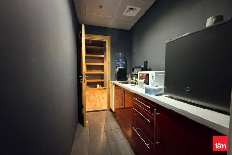 Oficina en Business Bay, Dubai, 69.7 m², № 83735 - foto 10