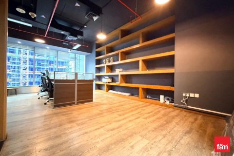Oficina en Business Bay, Dubai, 69.7 m², № 83735 - foto 9