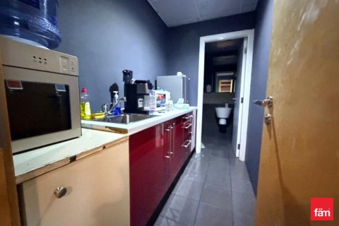 Oficina en Business Bay, Dubai, 69.7 m², № 83735 - foto 11