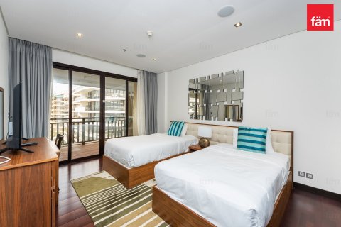 Apartment in Palm Jumeirah, Dubai 2 bedrooms, 164.5 sq.m. № 83738 - photo 16