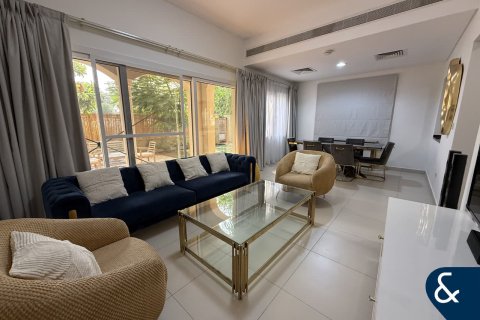 Villa in Bella Casa, Serena, Dubai 3 bedrooms, 238 sq.m. № 76235 - photo 3