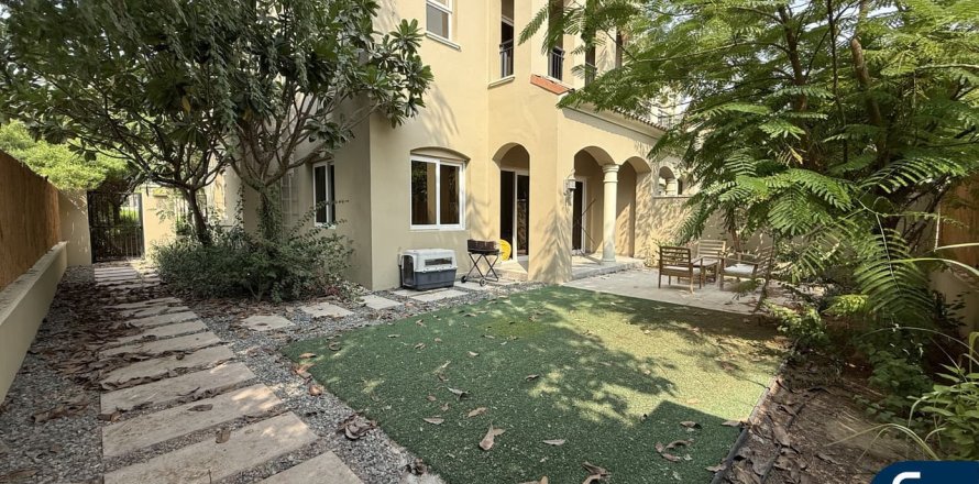 Villa in Bella Casa, Serena, Dubai 3 bedrooms, 238 sq.m. № 76235