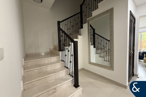 Villa in Bella Casa, Serena, Dubai 3 bedrooms, 238 sq.m. № 76235 - photo 11