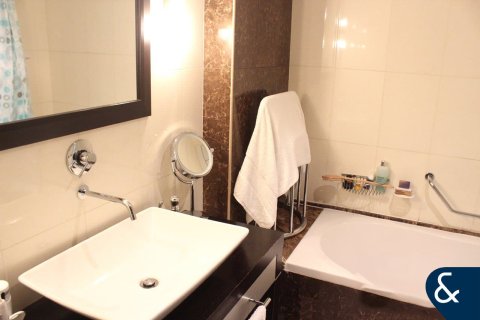 Apartment in Jumeirah Lake Towers, Dubai 1 bedroom, 91 sq.m. № 76233 - photo 6