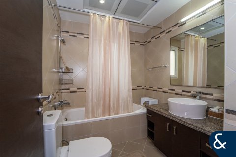 Villa in Living Legends, Dubai 4 bedrooms, 267 sq.m. № 76234 - photo 12