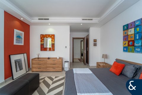 Villa in Living Legends, Dubai 4 bedrooms, 267 sq.m. № 76234 - photo 11