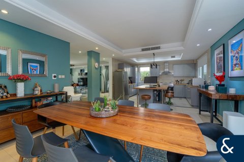 Villa in Living Legends, Dubai 4 bedrooms, 267 sq.m. № 76234 - photo 7