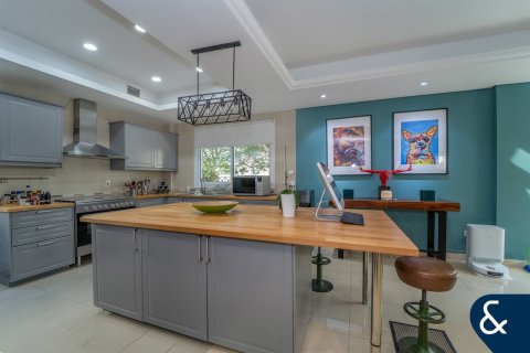 Villa in Living Legends, Dubai 4 bedrooms, 267 sq.m. № 76234 - photo 5