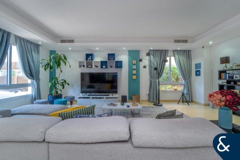 Villa in Living Legends, Dubai 4 bedrooms, 267 sq.m. № 76234 - photo 2