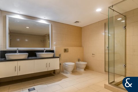 Apartment in Lake Almas West, Jumeirah Lake Towers, Dubai 1 bedroom, 115 sq.m. № 76237 - photo 12