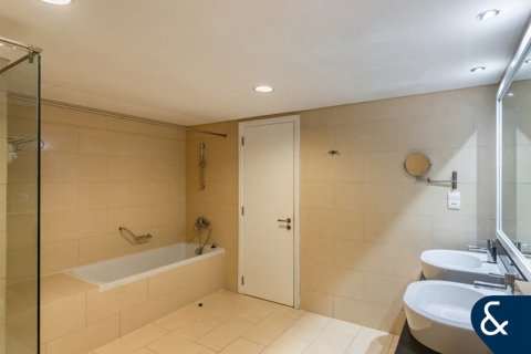 Apartment in Lake Almas West, Jumeirah Lake Towers, Dubai 1 bedroom, 115 sq.m. № 76237 - photo 13