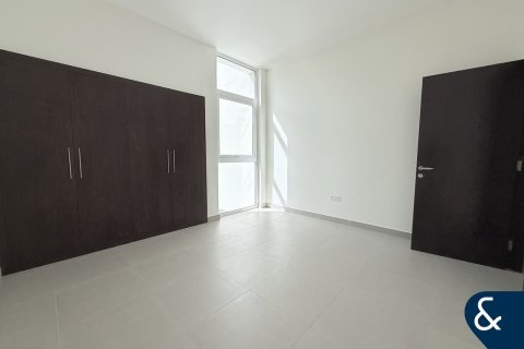 Townhouse in Arabella Townhouses, Mudon, Dubai 3 bedrooms, 211 sq.m. № 76236 - photo 10