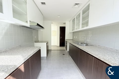 Townhouse in Arabella Townhouses, Mudon, Dubai 3 bedrooms, 211 sq.m. № 76236 - photo 4