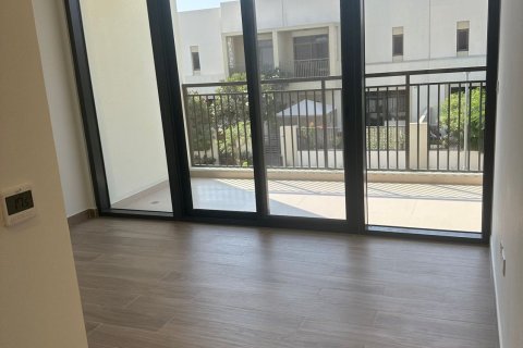 Купить квартиру в Town Square, Дубай: 3 спальни, 217м², № 97371 - фото 12