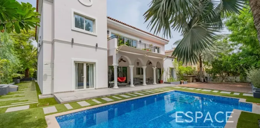 Villa en Green Community West, Green Community, Dubai, 5 dormitorios, 548 m², № 122568