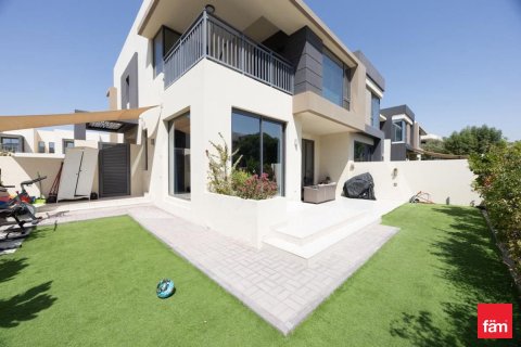 Снять в аренду виллу в Дубай Хилс Эстейт, Дубай: 5 спален, 297.4м², № 64256 - фото 1