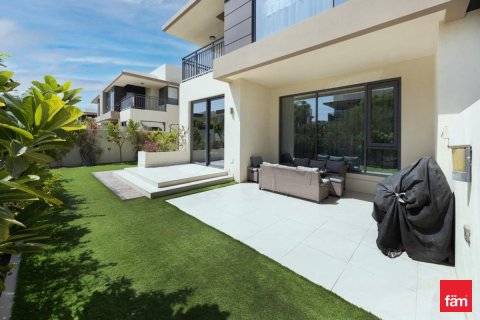 Снять в аренду виллу в Дубай Хилс Эстейт, Дубай: 5 спален, 297.4м², № 64256 - фото 19