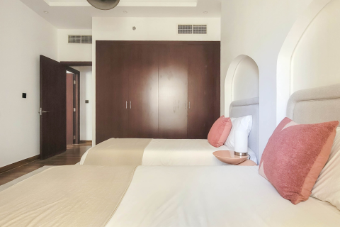 Apartment in Jumeirah Beach Residence, Dubai 2 bedrooms, 119 sq.m. № 111242 - photo 16