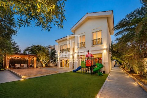 Villa en District One, Mohammed Bin Rashid City, Dubai, 4 dormitorios, 873.29 m², № 126559