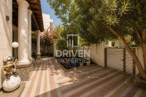 Villa en District One, Mohammed Bin Rashid City, Dubai, 4 dormitorios, 873.29 m², № 126559 - foto 15
