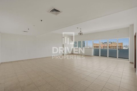 Apartment in Dubai Internet City, Dubai 4 bedrooms, 348.11 sq.m. № 126556 - photo 2