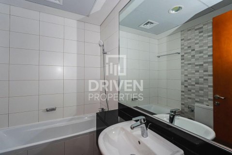 Apartment in Dubai Internet City, Dubai 3 bedrooms, 209.96 sq.m. № 126557 - photo 12