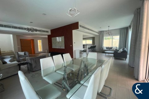 Villa in Legacy Nova Villas, Jumeirah Park, Dubai 4 bedrooms, 641 sq.m. № 98819 - photo 4