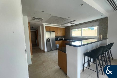 Villa in Legacy Nova Villas, Jumeirah Park, Dubai 4 bedrooms, 641 sq.m. № 98819 - photo 6