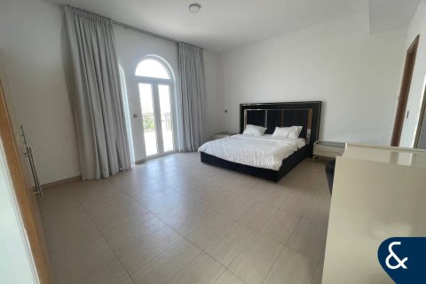 Villa in Legacy Nova Villas, Jumeirah Park, Dubai 4 bedrooms, 641 sq.m. № 98819 - photo 8