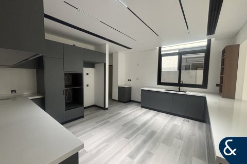 Villa in Al Furjan, Dubai 5 bedrooms, 600 sq.m. № 98822 - photo 3