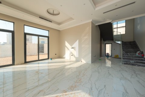 Villa à Al Aweer, Dubai, 4 chambres, 390 m², № 84391 - photo 3