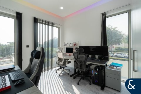 Villa in Arabian Ranches 2, Dubai 4 bedrooms, 205 sq.m. № 88610 - photo 9