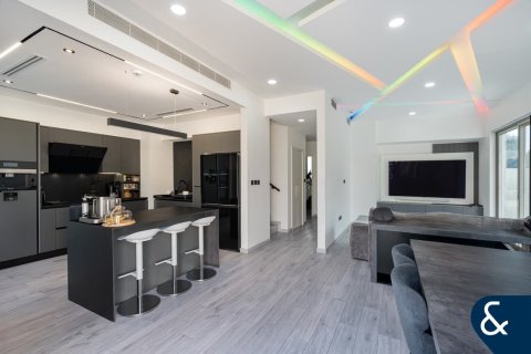 Villa in Arabian Ranches 2, Dubai 4 bedrooms, 205 sq.m. № 88610 - photo 5