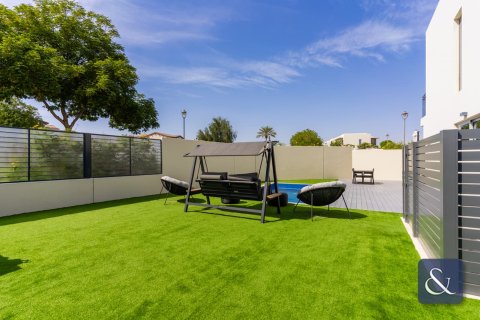 Villa in Arabian Ranches 2, Dubai 4 bedrooms, 205 sq.m. № 88610 - photo 14