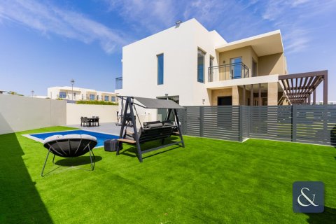 Villa in Arabian Ranches 2, Dubai 4 bedrooms, 205 sq.m. № 88610 - photo 15