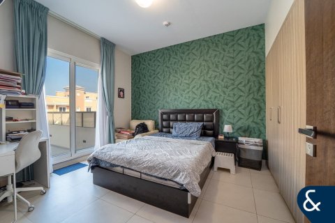 Townhouse in Victory Heights, Dubai Sports City, Dubai 4 bedrooms, 247 sq.m. № 88613 - photo 8