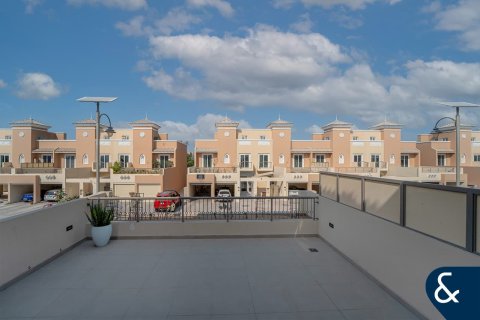 Townhouse in Victory Heights, Dubai Sports City, Dubai 4 bedrooms, 247 sq.m. № 88613 - photo 13