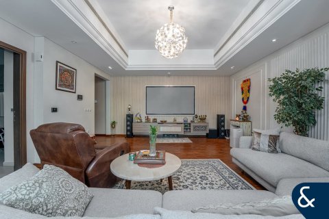 Townhouse in Victory Heights, Dubai Sports City, Dubai 4 bedrooms, 247 sq.m. № 88613 - photo 3