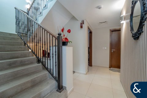 Townhouse in Victory Heights, Dubai Sports City, Dubai 4 bedrooms, 247 sq.m. № 88613 - photo 6