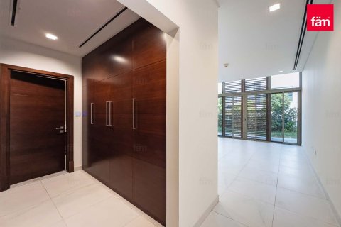 Villa à Dubai, 5 chambres, 771.6 m², № 43089 - photo 15