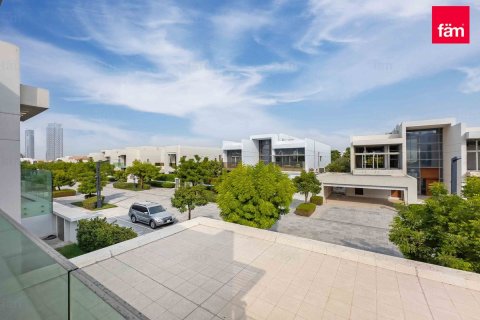 Villa à Dubai, 5 chambres, 771.6 m², № 43089 - photo 14