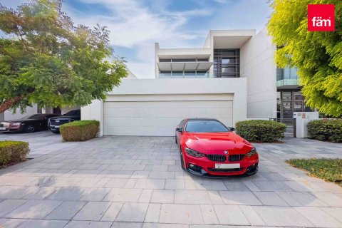 Villa à Dubai, 5 chambres, 771.6 m², № 43089 - photo 16
