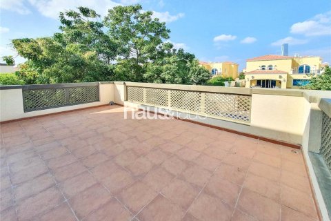 Villa in Jumeirah Park, Dubai 4 bedrooms, 403 sq.m. № 44524 - photo 13