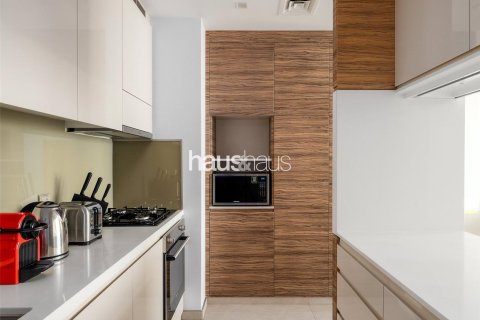Apartment in Jumeirah Lake Towers, Dubai 2 bedrooms, 135 sq.m. № 44591 - photo 8