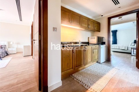 Villa in Jumeirah Park, Dubai 4 bedrooms, 902 sq.m. № 44523 - photo 20