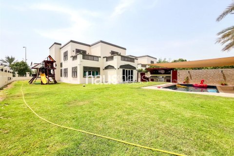 Villa in Jumeirah Park, Dubai 4 bedrooms, 902 sq.m. № 44523 - photo 1