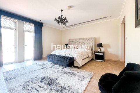 Villa in Jumeirah Park, Dubai 4 bedrooms, 902 sq.m. № 44523 - photo 10