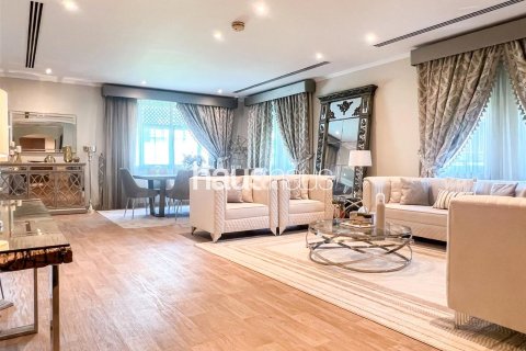 Villa in Jumeirah Park, Dubai 4 bedrooms, 902 sq.m. № 44523 - photo 5