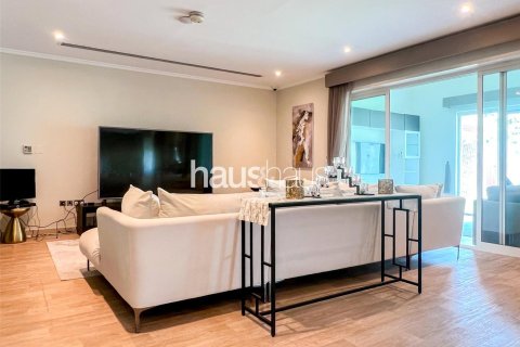 Villa in Jumeirah Park, Dubai 4 bedrooms, 902 sq.m. № 44523 - photo 22